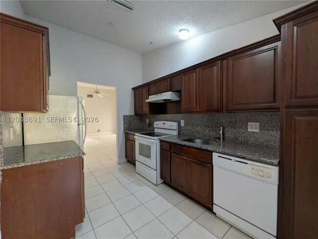 Foto del edificio - 7502 NW 33rd St