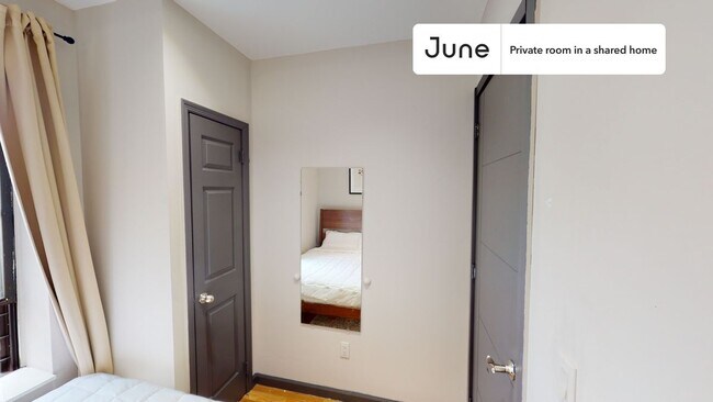 Foto del edificio - Private bedroom in 3 bed/1 bath Home