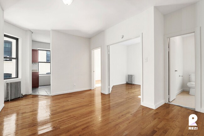 Building Photo - 504 W 159th St