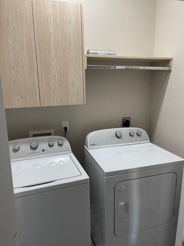 Building Photo - 424 3 1/2 Street