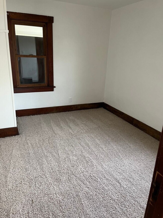 Building Photo - 2 br, 1 bath House - 1017 South 25th Street