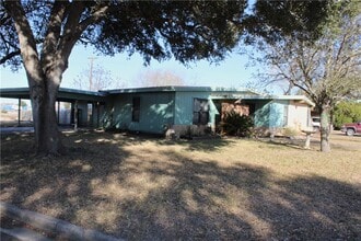 Building Photo - 740 Santa Clara Dr