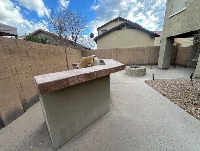 Foto del edificio - EAST MESA HOME IN GATED COMMUNITY