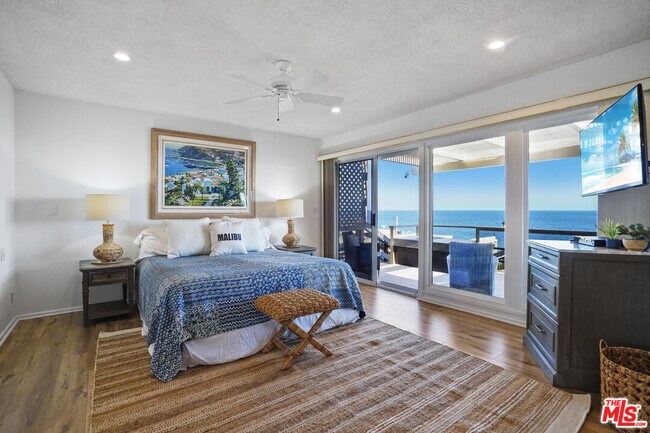 Foto del edificio - 25315 Malibu Rd