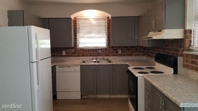 Building Photo - 3 br, 1 bath House - 8838 May Ave
