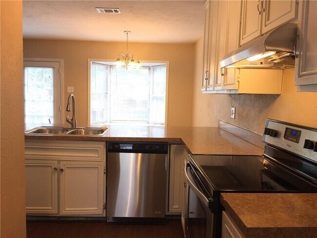 Building Photo - 938 Hudson Dr