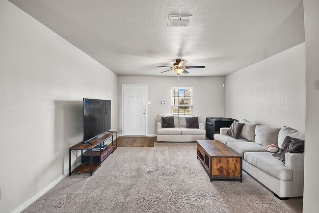 Building Photo - 11860 Davalos Ln