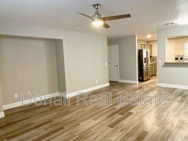 Foto del edificio - 9230 E Carol Ave