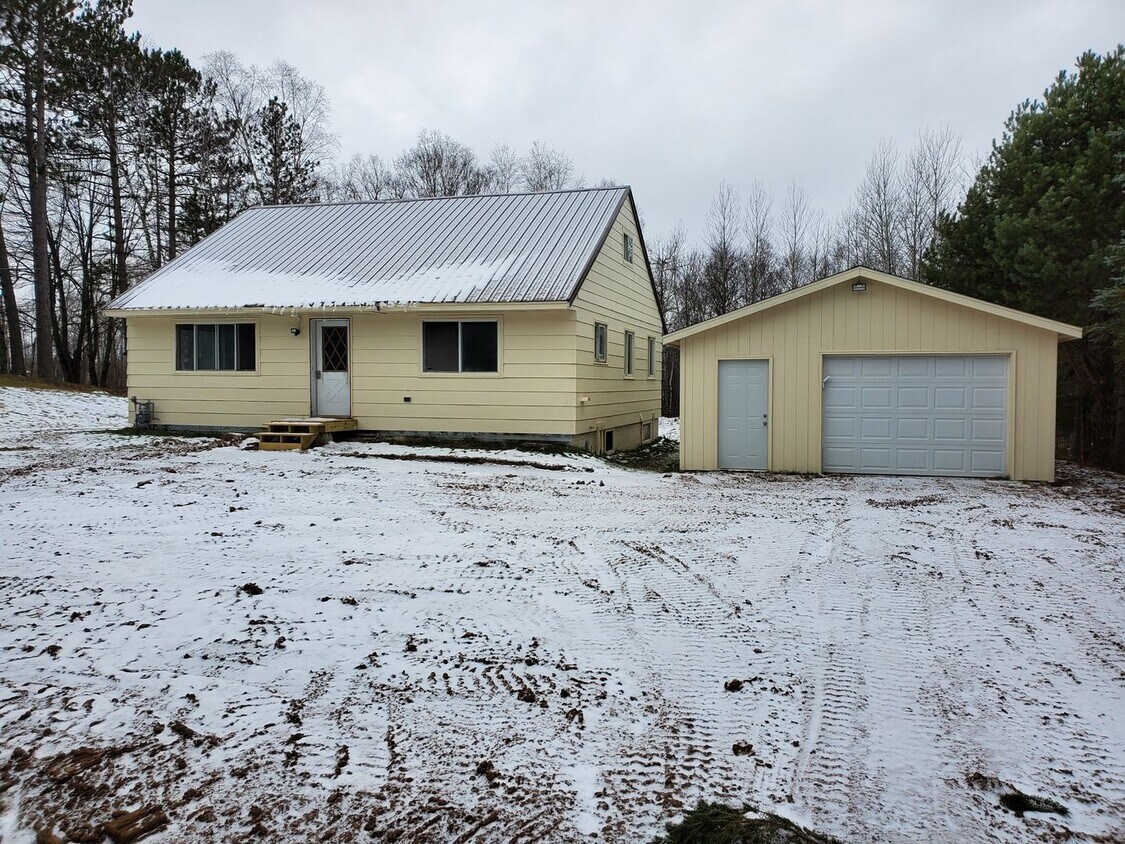 Primary Photo - 2 Bedroom 1 Bathroom House For Rent