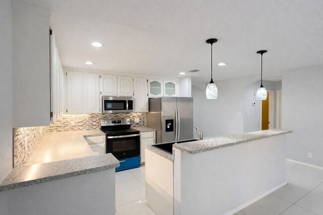 Building Photo - 2401 S Jackson Rd