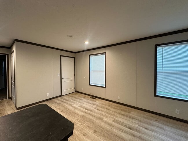 Foto del edificio - 76 E U.S. Hwy 6