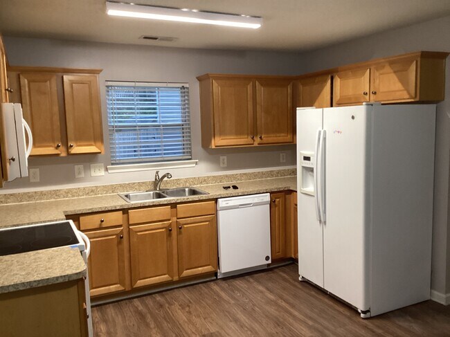 Foto del edificio - 7800 Rabbits Foot Ln