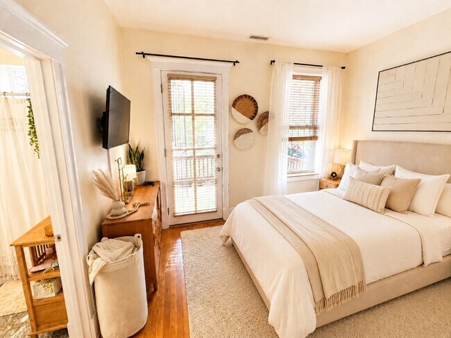 Foto del edificio - 94 E Brookline St