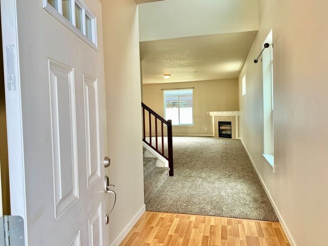 Building Photo - DON'T MISS THIS ONE...  - Quiet, 4 bedroom...