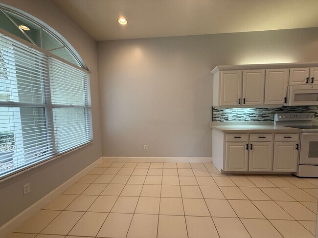 Foto del edificio - Beautiful 3 Bedroom 2 Bath Halifax Plantation Home AVAILABLE IMMEDIATELY!!!