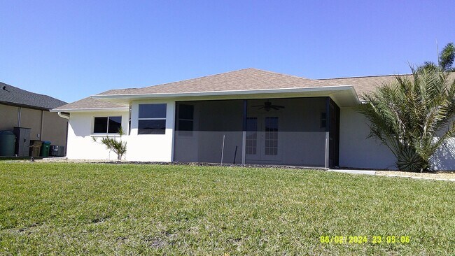 Building Photo - Saltwater Canal Waterfront 3/2/2 off Old B...