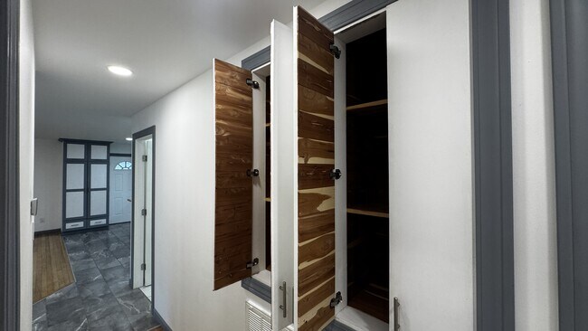 Foto del edificio - 1021 Shirley Dr