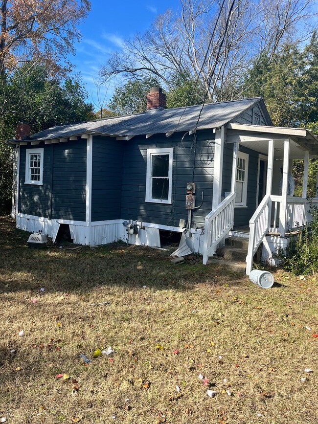 Foto del edificio - Single Family Shot Gun House