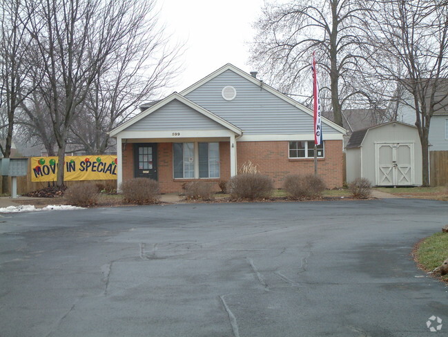 Building Photo - River Pointe Apartments