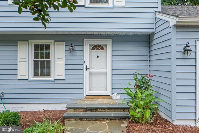 Foto del edificio - 6361 Woodland Ridge Ct