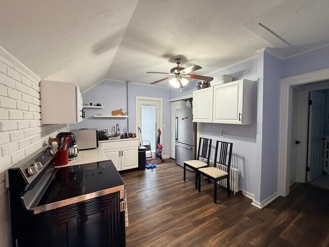 Foto del edificio - 341 Linwood Ave