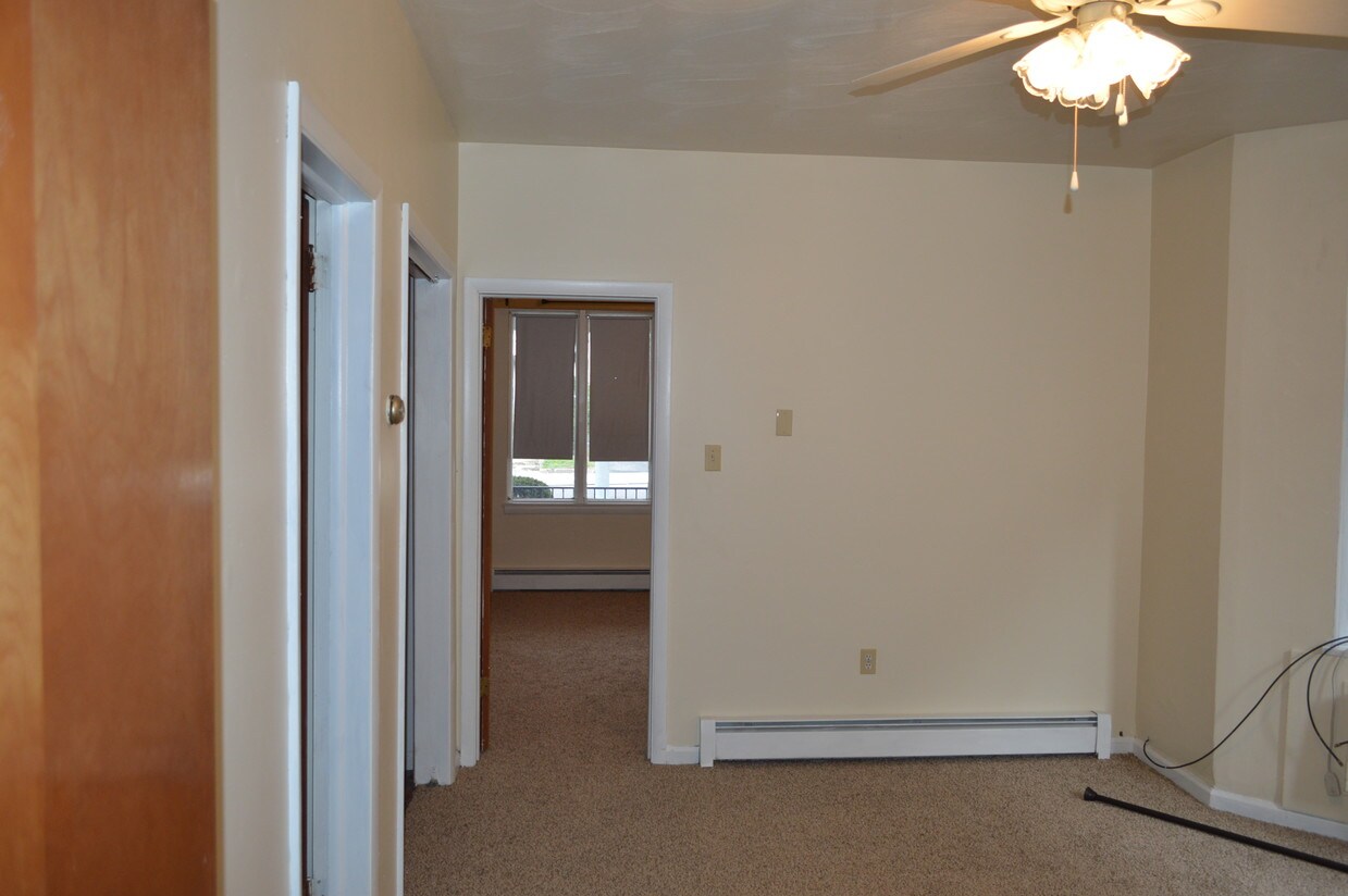 Foto principal - 245 S Main St