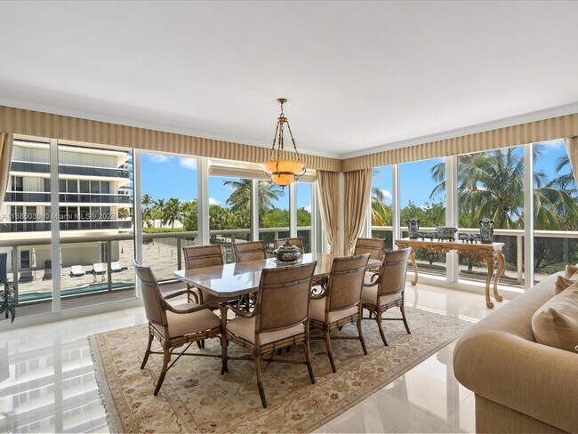 Foto del edificio - 9559 Collins Ave