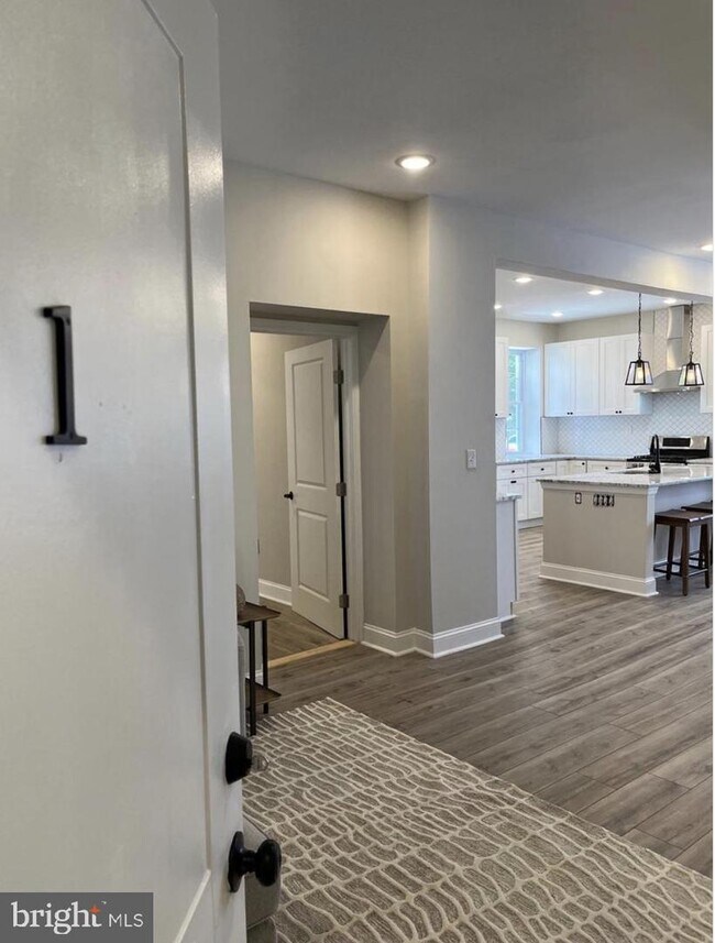 Building Photo - 5207 N Broad St