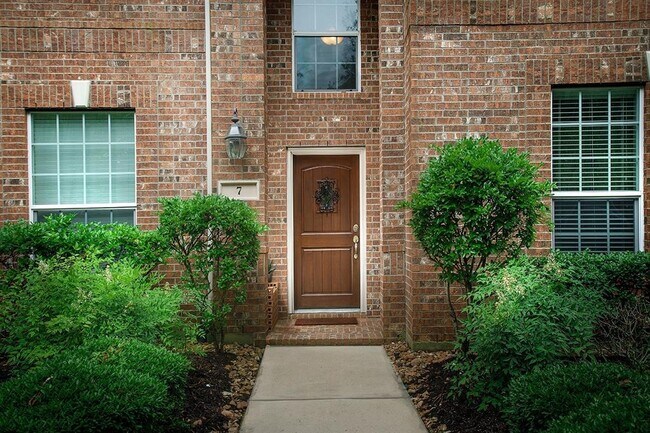 Building Photo - 7 Bettina Ln