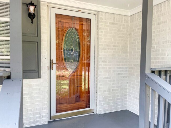 Foto del edificio - Renovated 3BR Ranch w/Basement