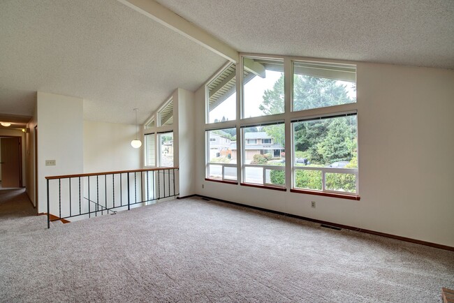 Foto del edificio - 4Bd/3Ba Redmond House