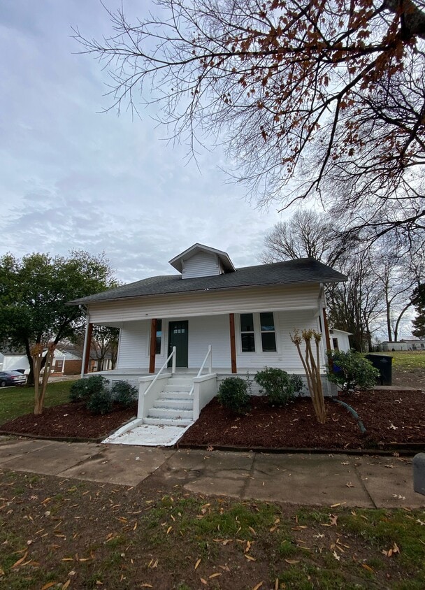 Foto principal - 628 E Tombigbee St