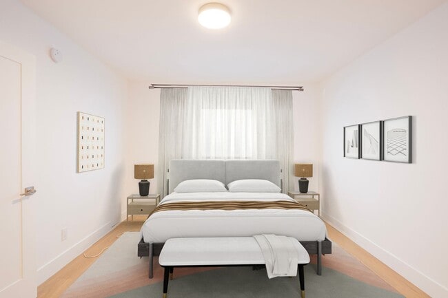 Interior Photo - 921 N Gardner St