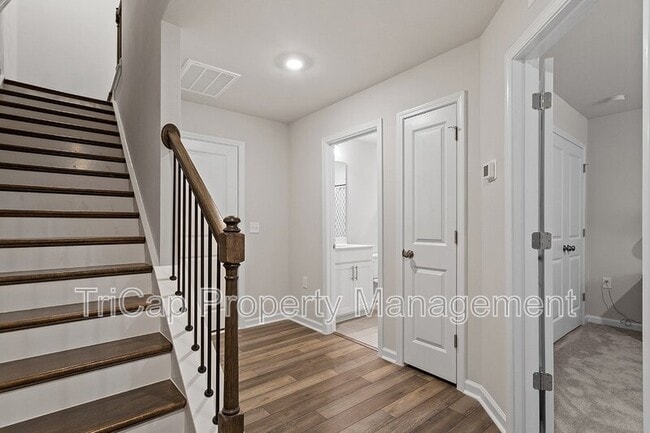 Building Photo - 1721 Chirping Trl