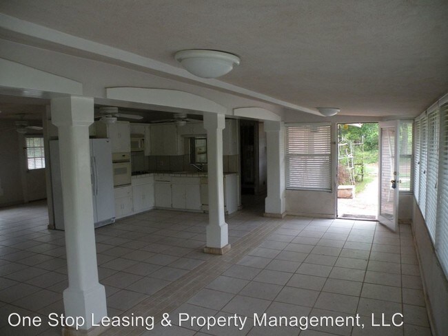 Foto del edificio - 362 Southshore Rd