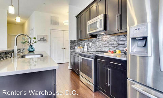 Building Photo - 1107 S Walter Reed Dr