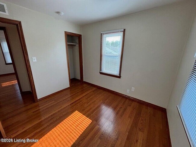 Foto del edificio - 141 E Harrison Ave