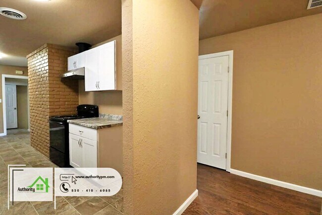 Building Photo - 6738 E Waverly Ave