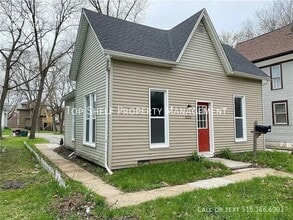 Building Photo - 1122 23rd St