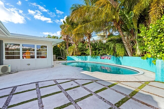 Single Family home on quiet street steps from the Intracoastal and Dining - Single Family home on quiet street steps from the Intracoastal and Dining