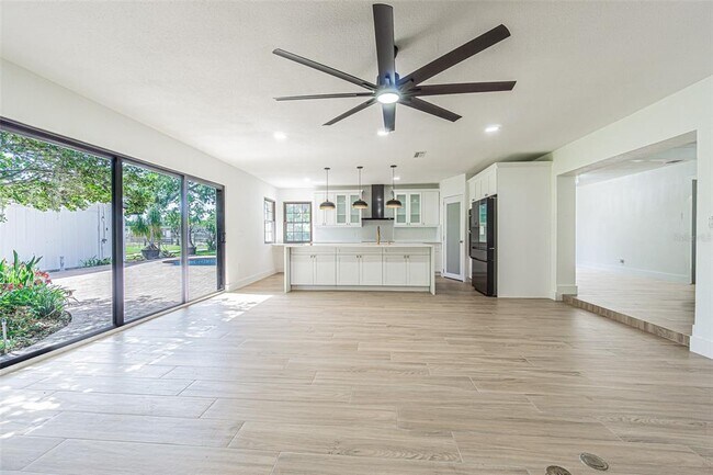 Foto del edificio - 5302 Turkey Creek Rd