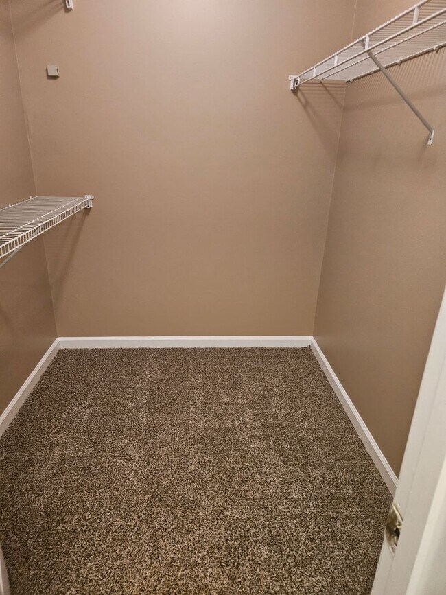 Foto del edificio - Under Repair