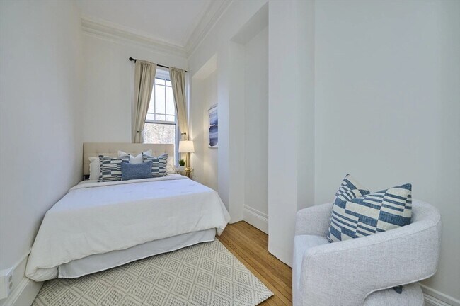 Foto del edificio - 160 Commonwealth Ave