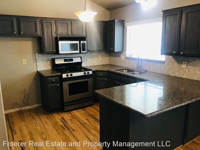 Foto del edificio - 5 br, 2 bath House - 724 E 1850 N