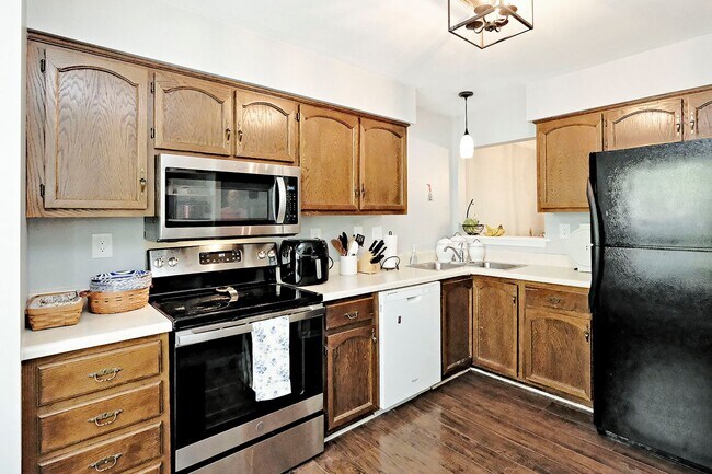 Foto del edificio - Pet-Friendly Forest Lakes North Townhome