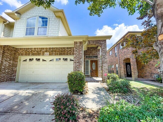 Building Photo - 10940 Chazenwood Dr