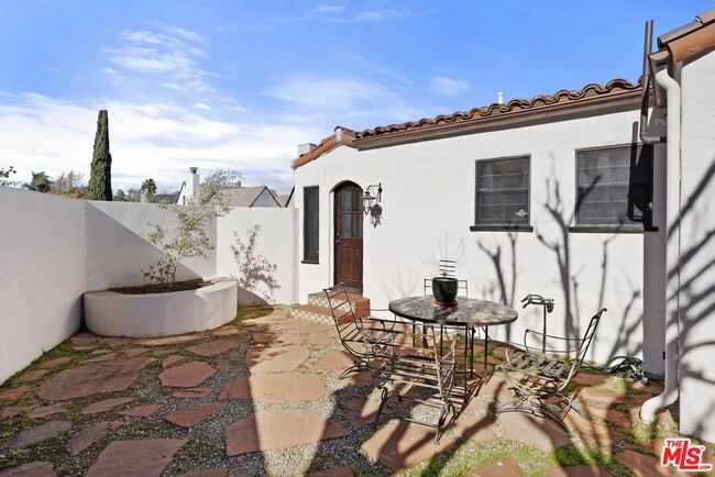 Building Photo - 2901 Angus St