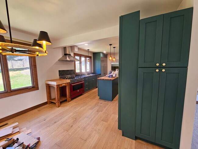 Foto del edificio - NE Newly updated 3 bedroom 2.5 bath home w...