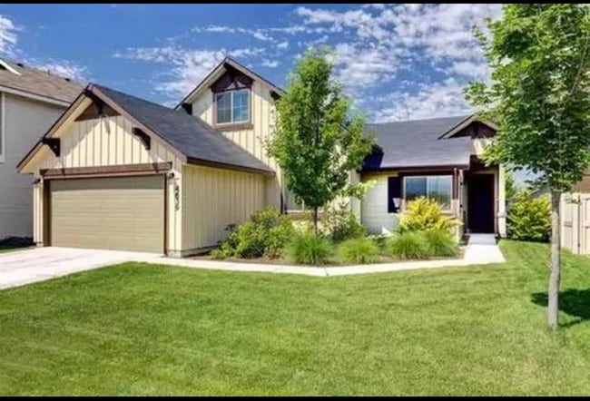 Building Photo - 4639 N Maplestone Ave