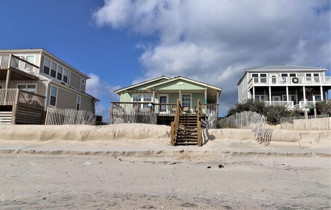 Building Photo - OFF SEASON Oceanfront Rental
